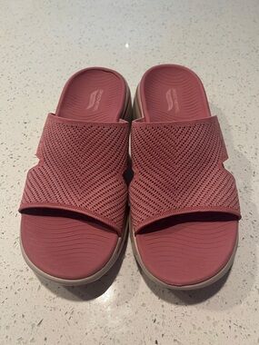 Skechers Women's Dusty Rose Knit Slide Sandals